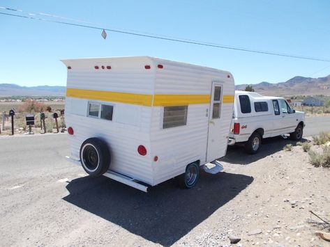 Rancho El Rae – Tin Can Tourists Cabover Camper, Camp Trailers, Tin Can Tourist, Vintage Rv, Trailer Camper, Trailer Ideas, Motor Coach, Vintage Campers, Vintage Travel Trailers