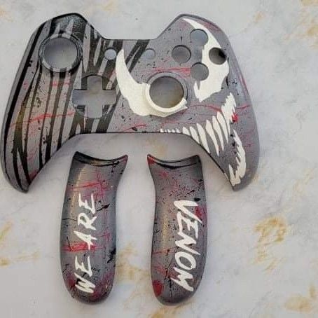 #venom #xbox #diy #custom #controller #crafts Xbox Controller, Gaming Pc, Xbox, Art Projects