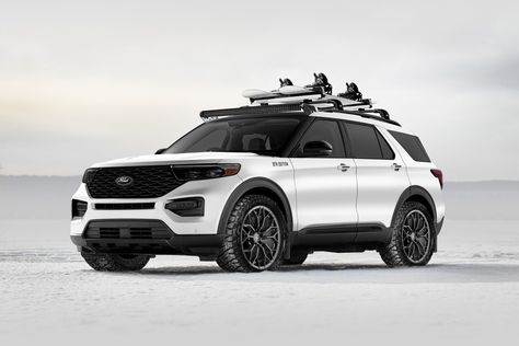 Ford Explorer Off Road, White Ford Explorer, New Ford Explorer, Black Chrome Wheels, Explorer St, 2020 Ford Explorer, Ford Explorer Limited, Car Display, Ford Suv