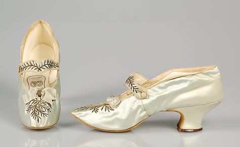 Evening shoes, L. Perchellet, circa 1895. Historical Shoes, Victorian Shoes, 1890s Fashion, Costume Shoes, Edwardian Fashion, Evening Shoes, Historical Dresses, Historical Clothing, Historical Fashion