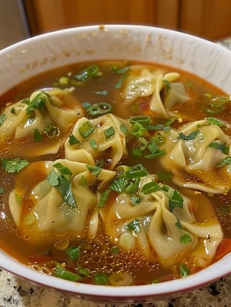 Vegan Wonton Soup, Vegan Wonton, Plant Based Recipes For Beginners, Easy Recipes Vegan, Vegan Recipes For Beginners, Pizza Bowl, Vegan Plant Based, Vegan Recipes Beginner, Plant Based Vegan