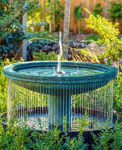 Mimeo Cascade Outdoor Water Fountain | David Harber Garden Fountain Ideas, Cascade Garden, Tranquil Aesthetic, Fountain For Home, Small Garden Waterfalls, Large Water Features, Pondless Water Features, Outdoor Waterfall Fountain, Modern Waterfall