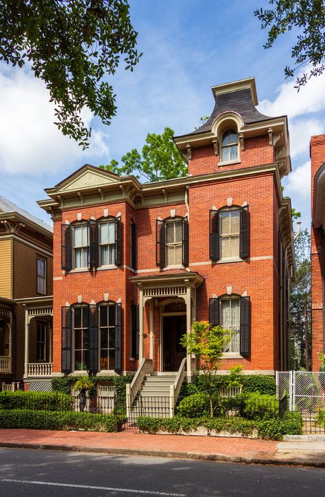 Brick Victorian Homes, Brick Victorian, Paint House, Front Door Ideas, Dream House Aesthetic, Modern Bungalow House, Old Mansions, Red Brick House, Brick Exterior House