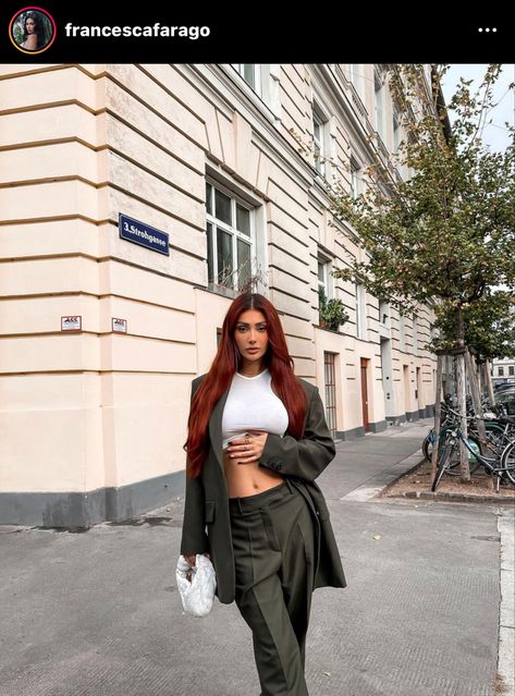 Ginger Hair Fashion Outfits Style, Ginger Hair Indian Skin, Francesca Farago Outfits, Red Hair Clothes Ideas, Copper Hair On Tan Skin, Redhair Outfit, Ginger Hairstyles, Long Bob Hairstyles For Thick Hair, Francesca Farago