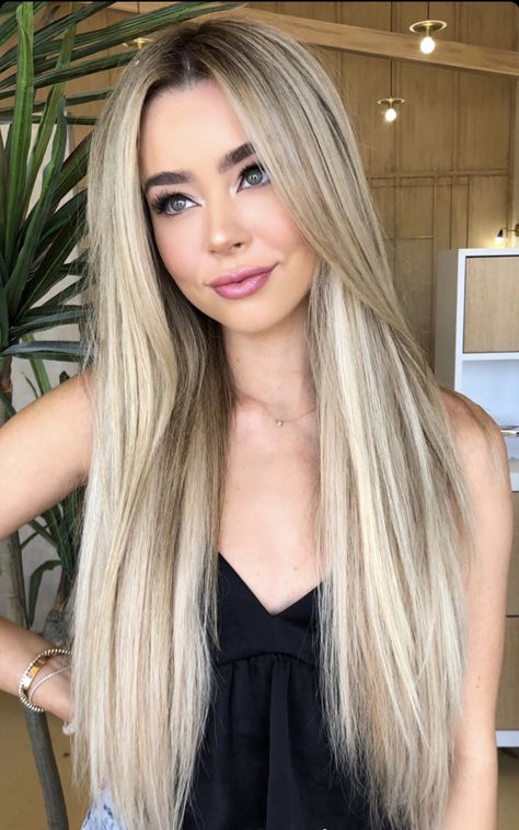 Pretty Blonde Hair, White Blonde Hair, Dramatic Hair, At Home Diy, Dark Roots Blonde Hair, Light Blonde Hair, Blonde Hair Inspiration, Blonde Hair Shades, Blonde Hair Looks