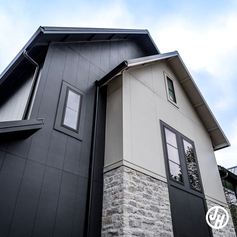 With the Hardie™ Architectural Collection*, you have the ability to pair different textures, colors, shapes and panel orientation (vertical/horizontal) to create new looks. Learn more about our fiber cement siding options at https://www.jameshardie.com/products. *Available only in select markets. #JamesHardie #Siding Vertical Siding Exterior, Modern Siding, Cement House, Stucco Siding, Shiplap Siding, Board And Batten Exterior, James Hardie Siding, Cement Panels, Exterior Wall Cladding