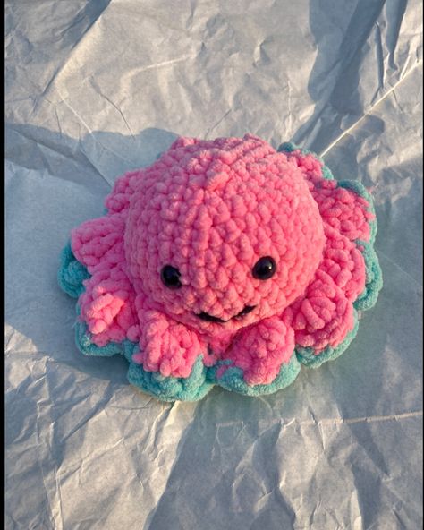 Crochet Reversible octopus plushie✨🎀 Perfect to gift her #crochet #crochetplushie #crochetgifts #giftsforher #giftideas (Crochet, crochet plushies, crochet octopus, crochet reversible octo, gift ideas, gift for her, gift for girlfriend, gift ideas for girlfriend) Crochet Reversible Octopus, Plushies Crochet, Crochet Reversible, Reversible Octopus, Girlfriend Gift Ideas, Gift Ideas For Girlfriend, Ideas For Girlfriend, Octopus Crochet, Crochet Plushies