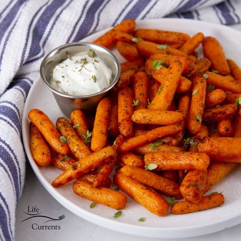 Air Fryer Ranch Carrots Ranch Carrots, Air Fryer Carrots, Air Fryer Recipes Healthy Low Carb, Air Fryer Recipes Vegetarian, Air Fryer Recipes Chicken, Cooked Carrots, Low Carb Vegetables, Easy Air Fryer, Air Fryer Dinner Recipes