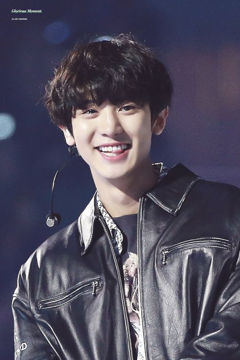 Chanyeol [HQ] 181012 IBK Good Concert | #EXO Chanyeol Smile, Chanyeol Cute, Park Chanyeol Exo, Baekhyun Chanyeol, Lu Han, Kim Jongdae, Kpop Exo, Exo Chanyeol, Exo Members