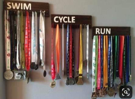 Medal Hanger Diy, Medal Display Ideas, Diy Medal, Hanging Medals, Running Medal Display, Race Medals, Easy Diy Furniture, Medal Rack, Trophy Display