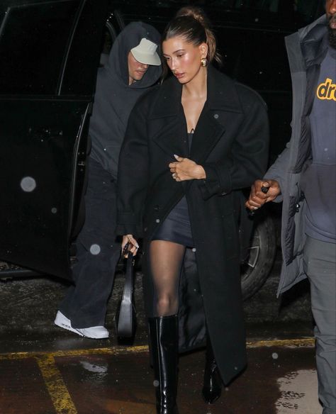 Aspen Style, Hailey And Justin Bieber, Justin Bieber And Hailey Bieber, Hailey And Justin, Hailey Bieber Street Style, Dinner Outfit Winter, Justin Bieber And Hailey, Hailey Baldwin Style, Gigi Hadid Outfits