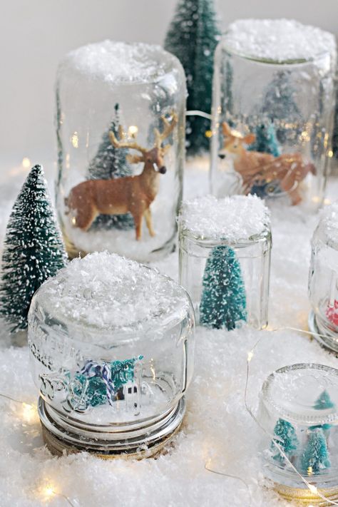 Waterless snow globes are so easy to make. A fun project to do with kids, you most likely already have many of the items on hand. Plus you don't have to worry about leaking water with these beautiful globes. #diysnowglobes #snowglobes Snow Globe Mason Jar, Christmas Snow Globes Diy, Waterless Snow Globe, Apple Jacks, Mason Jar Christmas Crafts, Winter Wonderland Birthday Party, Globe Diy, Winter Onederland Birthday Party, Snow Globe Crafts