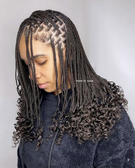 Cute Box Braids Hairstyles Short, Short Knotless Braids Hairstyles With Curls, Short Braided Hairstyles With Curls, Shoulder Length Knotless Box Braids With Curls, Box Braids Hairstyles Medium With Curls, Smedium Box Braids For Black Women, Short Medium Knotless Braids With Curls, Short Braid With Curls, Short Braids Curly Ends