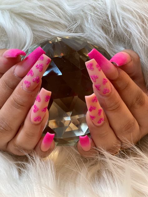 Pink Ombre Nails Valentines Day, Neon Pink Valentines Nails, Valentines Day Nails Square Medium, Hot Pink Valentines Day Nails, Valentines Day Nails Purple, Cute Valentines Nails Pink, Purple Valentines Nails, Hot Pink Valentine Nails, Purple Valentines Day Nails