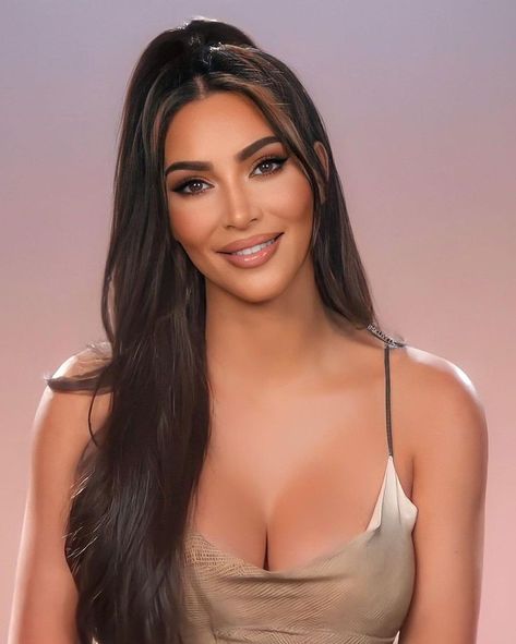 Kimberly Kardashian, Kardashian Makeup, Kim Kardashian Makeup, Kim Kardashian Hair, Kardashian Hair, Kim Kardashian Outfits, Rihanna Outfits, Kardashian Outfit, Long Dark Hair