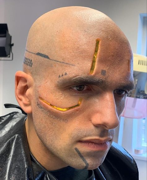 Cyberpunk Prosthetic, Sfx Makeup Prosthetic, Cyberpunk Boy, Cyberpunk Makeup, Cyberpunk Cosplay, 42 Tattoo, Prosthetic Makeup, Art Cyberpunk, Piskel Art