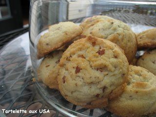 PECAN SANDIES - these are REALLY good! Pecan Sandies Cookies, Sandies Cookies, Cookie Bouquets, Pecan Sandies, Dessert Recipies, Crunchy Pecans, Brownie Cookies, Cookie Desserts, 2 Eggs