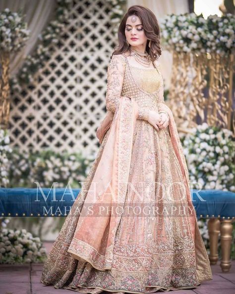 Bridal Campaign shoot for @alluresalonspaofficial @mahawajahatkhan #minalkhanofficial #minalkhan @minalkhan.official #mahasphotography… Walima Dresses, Pakistani Bridal Hairstyles, Minal Khan, Walima Dress, Shadi Dresses, Desi Wedding Dresses, Nikkah Dress, Wedding Lehenga Designs, Muslim Wedding Dresses