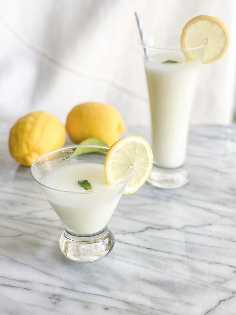 Homemade Calpico – Kneading Love Calpico Drink, Bartending 101, Japanese Drinks, Kefir, Favorite Drinks, Greek Yogurt, Simple Ingredient, Glass Of Milk, Yogurt