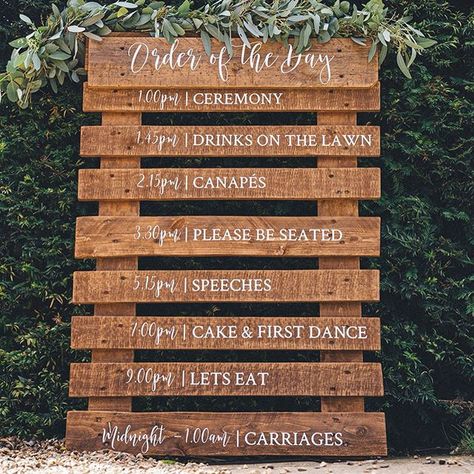 Modern Wedding Diy, Rustic Wedding Signs Diy, Wedding Pallet, Pallet Wedding Signs, Order Of The Day Wedding, Rustic Wedding Seating, Fall Barn Wedding, Pallet Wedding, Rustic Modern Wedding