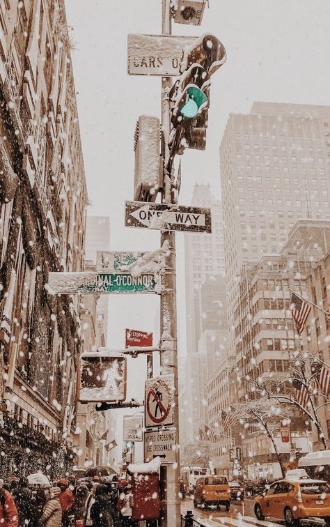 New York Christmas Aesthetic, New York City Christmas, Nyc Christmas, Xmas Wallpaper, Christmas Collage, Christmas Aesthetic Wallpaper, Christmas Phone Wallpaper, Cute Christmas Wallpaper, Christmas Feeling