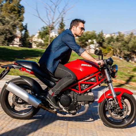 Ducati monster 695 Ducati Monster 695, Custom Ducati, Ducati Monster 821, Ducati Sport Classic, Big Bike, Custom Motorcycle Helmets, Ducati Monster, Honda Motorcycles, Celebration Quotes