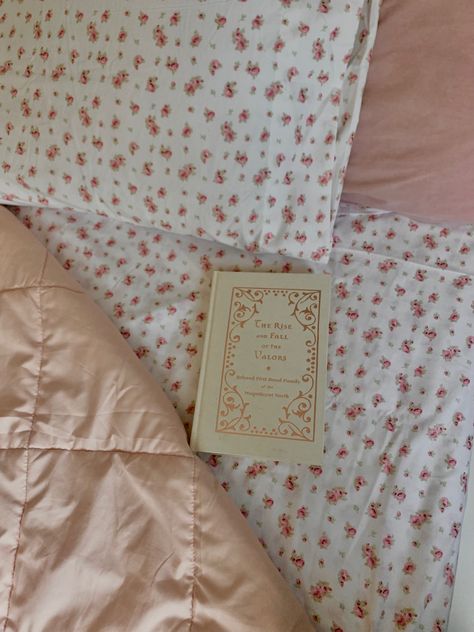 Flower Sheets Bedding, Flower Bedding Aesthetic, Flower Sheets Aesthetic, Floral Sheets Aesthetic, Flower Bedsheets Aesthetic, Flower Bed Sheets Aesthetic, Flower Bed Sheets, Rose Sheets, Pink Flower Room Aesthetic