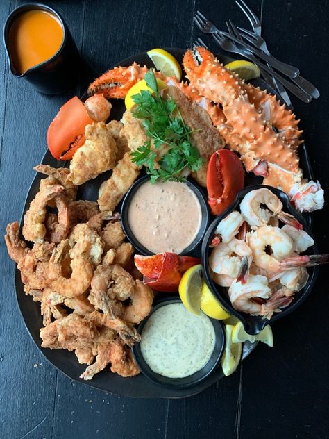 Fish Fingers, Fish Platter, Indulgent Food, Paleo Baking, Seafood Platter, Charcuterie Recipes, Shrimp Cocktail, Fried Shrimp, Seafood Dinner