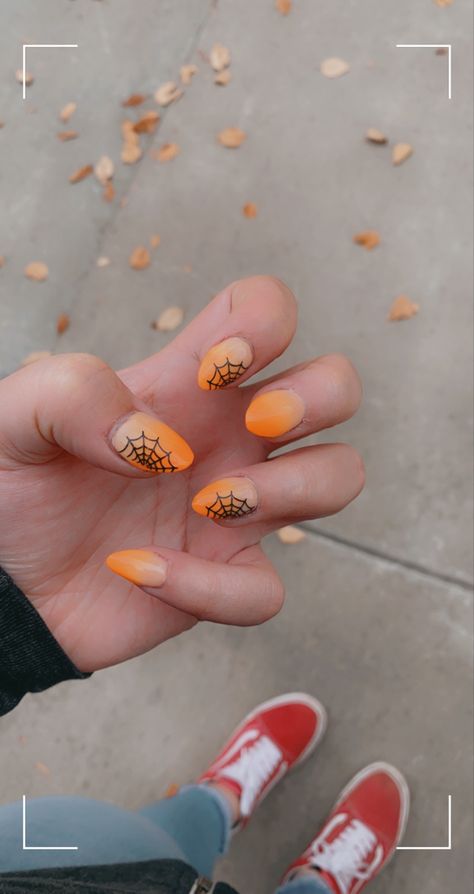 Orange Spider Web Nails, Orange Ombre Halloween Nails, Orange Nails Halloween, Orange And Black Halloween Nails, Halloween Nails Spooky, Nails Spooky, Orange Ombre Nails, Black Ombre Nails, Baby Boomers Nails