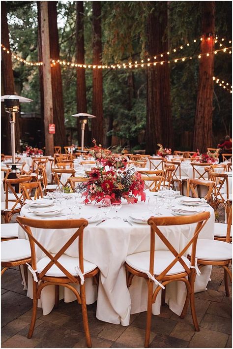 Round Wooden Wedding Tables, Round Table White Tablecloth Wedding Reception, Autumn Wedding Round Table Decorations, Wedding Tablecloth Ideas Round Tables, Cabin Wedding Reception, Fall Wedding Reception Decor, Autumn Outdoor Wedding, Fall Wedding Reception Decorations, Log Cabin Wedding