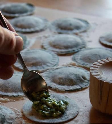 Nettle ravioli Nettle Recipes, Cottage Community, Make Homemade Pasta, Wild Food Foraging, Foraging Recipes, Foraged Food, River Cottage, Herbal Recipes, Pasta Machine