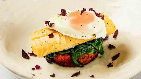 Smoked Haddock with Poached Egg - Walter Purkis and Sons Smoked Haddock Recipes, Haddock Recipes, Smoked Haddock, Mashed Potato Cakes, Bubble And Squeak, Cooked Cabbage, Individual Cakes, Shellfish Recipes, Hollandaise Sauce