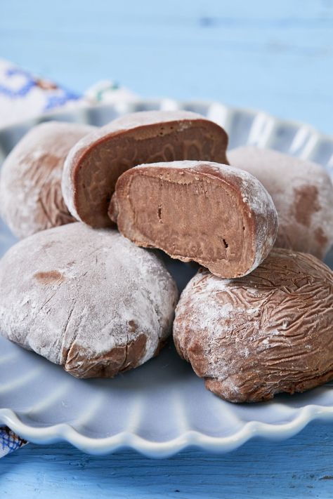 Chocolate Mochi Ice Cream, Mochi Ice Cream Recipe, Ice Cream Mochi, Chocolate Mochi, Mochi Ice, Mochi Recipe, Gelato Recipe, Bigger Bolder Baking, Mochi Ice Cream