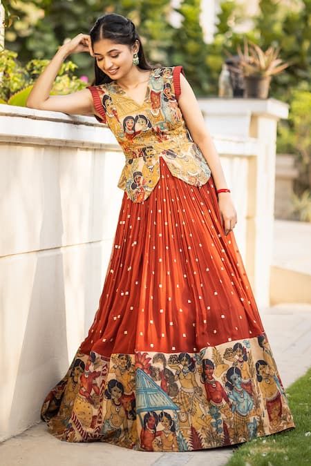 Buy Red Geogette Hand Painted Ajantha Kalamkari V-neck Lehenga And Peplum Blouse Set For Women by aindhri by mahitha Online at Aza Fashions. Peplum Blouse Indian Saree, Peplum Blouse Indian, Peplum Blouse Pattern, Glass Beads Embroidery, Kalamkari Lehenga, Kalamkari Border, Cancan Lehenga, Kurta Lehenga, Placement Embroidery