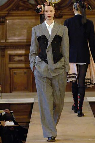 Comme des Garçons Fall 2006 Ready-to-Wear Collection | Vogue Corset Blazer, Diy Vetement, Power Dressing, Mood Board Fashion, Japanese Fashion, Comme Des Garcons, Percy Jackson, Couture Fashion, Modern Luxury