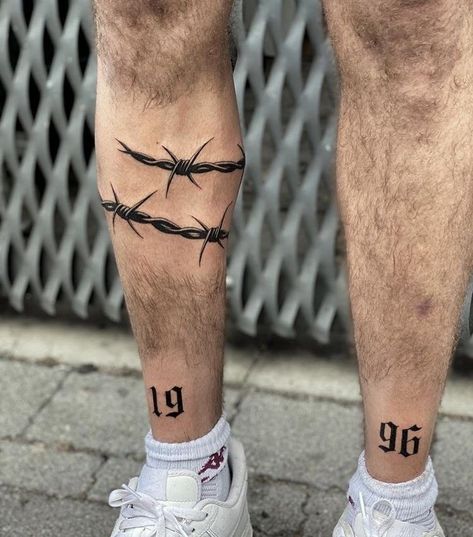 Thigh Band Tattoo, Tattoo Pierna, Barbed Wire Tattoos, Basic Tattoos, Small Chest Tattoos, Knife Tattoo, Half Sleeve Tattoos For Guys, Leg Tattoo Men, Tattoo Desings