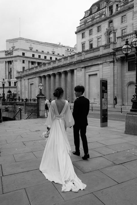 White Tie Wedding, Bouquet Luxury, The Ned, Elegant Black Tie, Stylish Gown, London Wedding Venues, London Bride, Orchid Bouquet, Romantic Wedding Photos