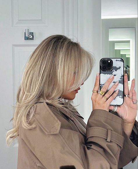 Blonde Summer, Blonde Hair With Bangs, Color Balayage, Hairstyles For Layered Hair, Blonde Hair Inspiration, Blowout Hair, Blonde Hair Looks, Hair Inspiration Color, Hair Inspo Color