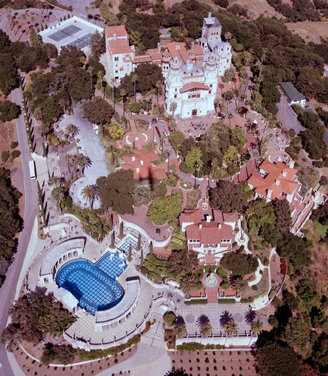 Hearst Castle    http://www.bing.com/images/search?q=heart+castle=detail=D9104A14B0F7BD77BF98E3493D241639E1614C81=0=heart+castle=IDFRIR Casa Casuarina, Hurst Castle, San Simeon, Hearst Castle, Castle Mansion, Large House, Beautiful Castles, California Dreamin', California Dreaming