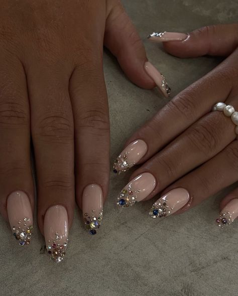 Gold Bejeweled Nails, Almond Prom Nails Acrylic, Bedazzled Almond Nails, Nails With Gold Beads, Jewels On Nails Rhinestones, Nails With Rings On Hand, Nails With Lots Of Gems, Nail Gems Ideas, Diamonte Nail Designs