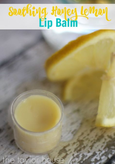 Honey Lemon Homemade Lip Balm Homemade Lip Balm Recipe, Diy Lip Balm Recipes, Winter Lips, Homemade Moisturizer, Diy Cream, Lip Balm Recipes, Homemade Lip Balm, Diy Lip Balm, Diy Lips