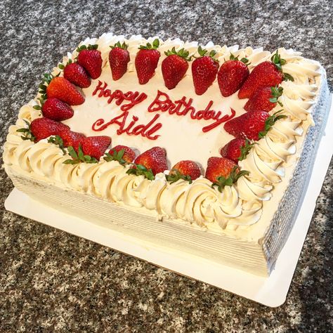 Tres leches (double layered) sheet cake Rectangle Cake With Strawberries, Rectangle Strawberry Cake, Tres Leches Cake Design, Tres Leches Sheet Cake, Tres Leches Cake Decoration, Layer Sheet Cake, Tres Leches Cake Decoration Ideas, Tres Leches Birthday Cake, Sheet Cakes Decorated Birthdays