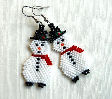 PandaHall Customer Show----Snowman Seed Beads Stitch Earrings Free Coupons: PHENPIN5 (Save $5 for $70+); PHENPIN7(Save $7 for $100+) #PandaHall #Snowman #SeedBeads #Stitch #Earrings #jewelrymaking The Last Day for Dec Promotion: UP TO 75% OFF, FREE SHIPPING over $349, Check more here>>>>>goo.gl/hcK1S1 Beaded Snowman, Snowman Earrings, Snowman Pattern, Holiday Beading, Brick Stitch Earrings, Seed Bead Patterns, Beaded Christmas Ornaments, Christmas Bead, Beaded Earrings Patterns