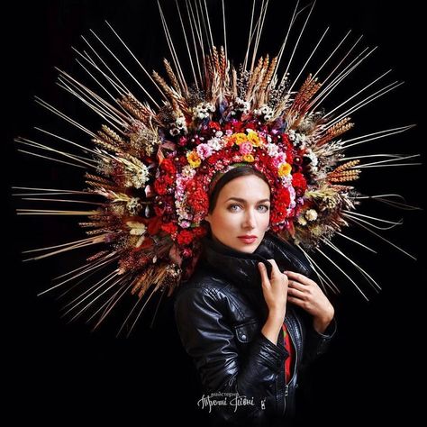 This lady is wearing the traditional Ukrainian botanically bejeweled headdress Flower Head Wreaths, Ready For Marriage, Floral Headdress, Unmarried Women, Head Wreath, Female Dancers, Messy Buns, Kaleidoscopes, Ukrainian Art