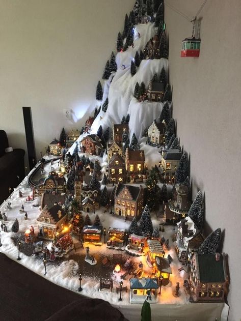 35 Stunning Christmas Village Display Ideas For Home Decoration Check more at http://home.creativeprojectideas.ml/35-stunning-christmas-village-display-ideas-for-home-decoration-8/ Christmas Village Display Ideas, Village Display Ideas, Christmas Tree Village Display, Diy Christmas Village Displays, Christmas Tree Village, Christmas Village Sets, Lemax Christmas Village, Lemax Christmas, Diy Christmas Village