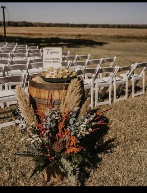 Boho Wedding Ceremony Decor, Boho Wedding Ceremony, Western Themed Wedding, Wedding Ceremony Decor, Wedding Isles, Boda Mexicana, Outdoor Fall Wedding, Wedding Aisle Decorations, Country Theme