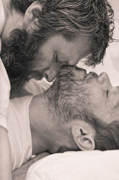 Men Kissing, Gay Romance, Bear Men, Two Men, Gay Love, Man In Love, Male Beauty, Bearded Men, Persona