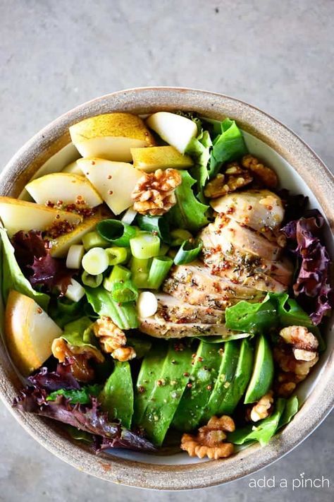 Fall Chicken Avocado Pear Salad Recipe Paleo Recipes Lunch, Pear Salad Recipes, Autumn Salad Recipes, Fall Salad, Green Salad Recipes, Savory Salads, Honey Mustard Dressing, Pear Salad, Diner Recept