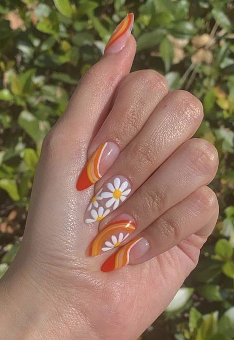 70s Nails Retro Green, 60s Style Nails, 70s Theme Nail Designs, 70s Nails Retro Orange, 70s Themed Acrylic Nails, Boho Nail Ideas Almond, 1960s Nail Art, 70s Groovy Nails, 70s Fall Nails