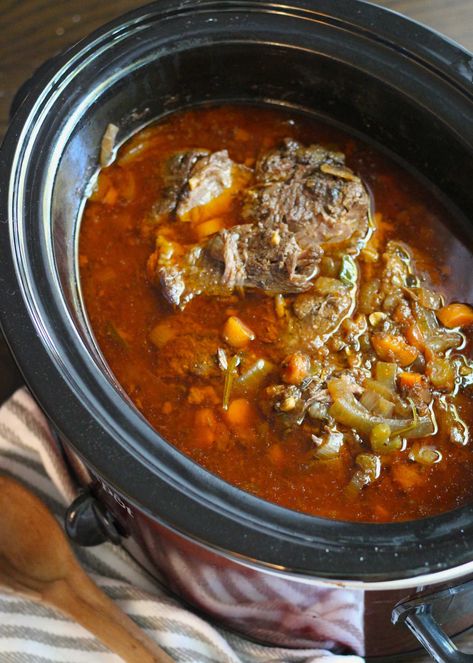 Italian Pot Roast | 12 Tomatoes Slow Cooker Italian Pot Roast, Italian Pot Roast Crock Pot, Italian Roast Beef Crock Pot, Pot Roasts, Italian Pot Roast, Spring Soups, Lo Carb Recipes, 12 Tomatoes Recipes, Food Beef